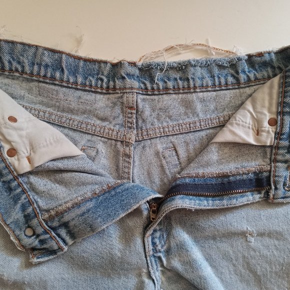 Vintage Levi's Cut Off Shorts "Daisy Dukes" Soft and Worn Levi Strauss & Co - Picture 7 of 7